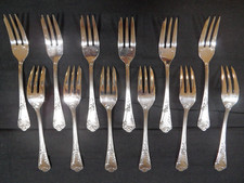 12 FOURCHETTES A GATEAUX -