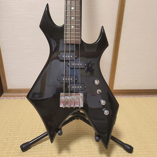 Guitare basse électrique - b.c.,