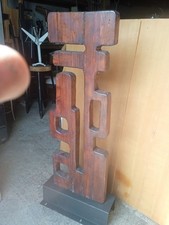 Totem brutaliste Sculpture  , bois massif sur socle