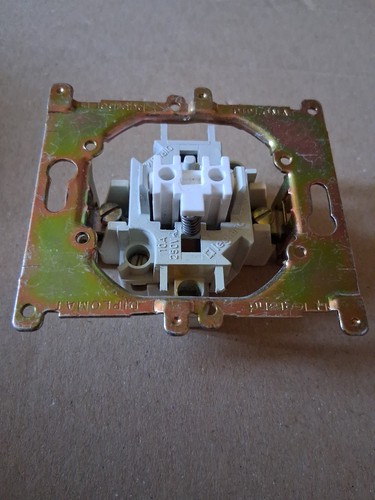 Rare bouton poussoir - bouton,