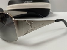 Magnifique lunettes de soleil Vogue star sunglasses neuve