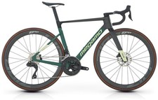 Vélo De Course MEGAMO PULSE 15 105 DI2 Roues ZIPP 303 S Carbone 2025