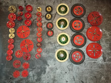 Lot de poulies, pneus et roues