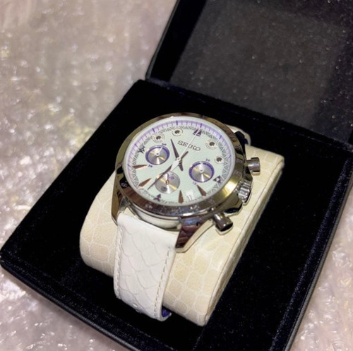 Near mint box seiko - mint, w/box]