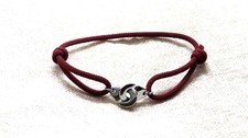Bracelet menotte acier inoxydable sur cordon réglable bordeaux