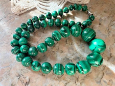 Collier perles en chute pierre