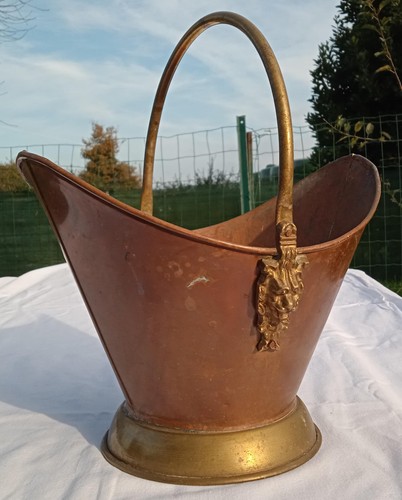 Ancien seau cendres - cendres, charbon