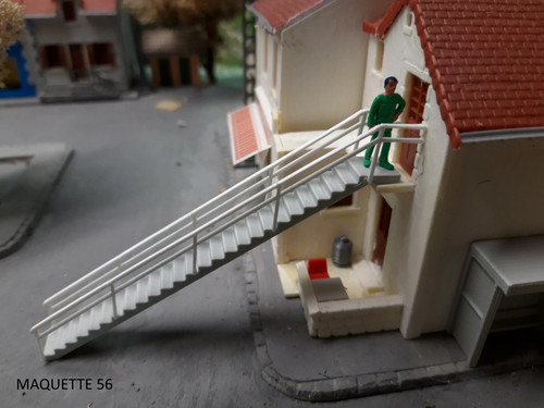 Lot escaliers secours - lot,