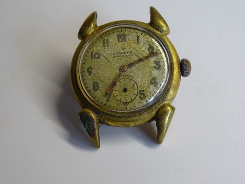 Vintage montre mécanique - montre, a