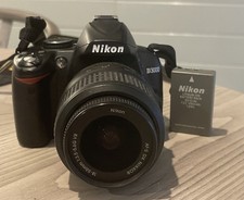 Nikon D D3000 10.2MP 18-55mm