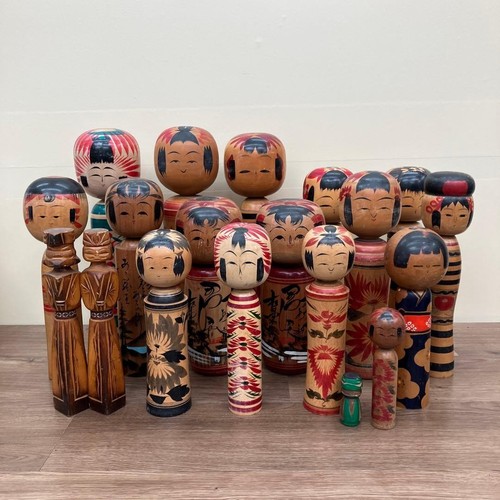 Lot poupées kokeshi - lot,