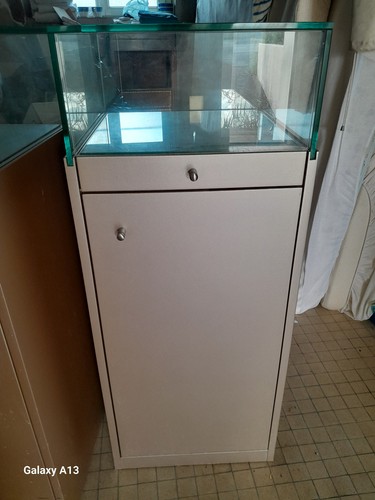 Vitrine cloche magasin avec - vitrine,
