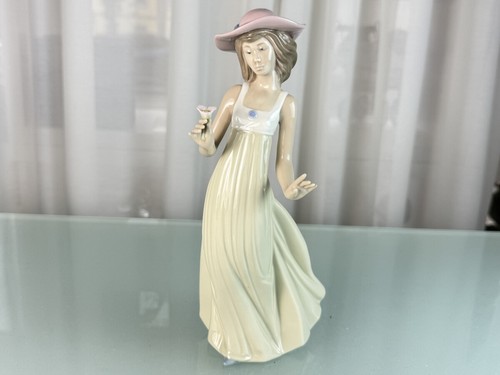 Figurine porcelaine lladro - porcelaine, nao