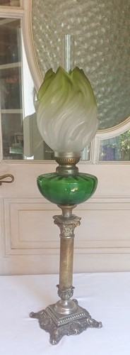 Ancienne lampe pétrole - ancienne, à
