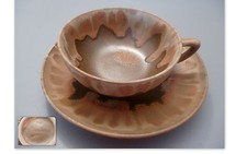 Tasse et sous-tasse en gres signé"denbac"