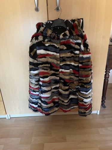 Desigual veste fausse fourrure