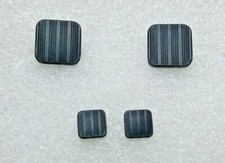 Boutons de manchettes et boutons de col