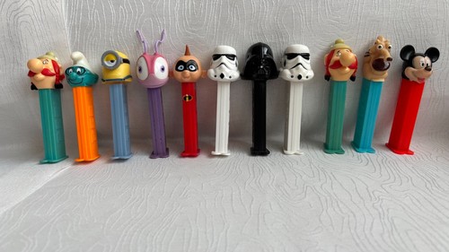 Lot distributeurs pez - 11,