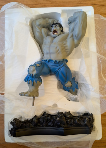 New bowen statue - new,