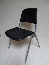 Chaise KNOLL International par