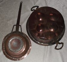 LOT DE 2 OBJETS ANCIENS EN CUIVRE DECORATIFS A ACCROCHER ACCESSOIRES DE CUISINE