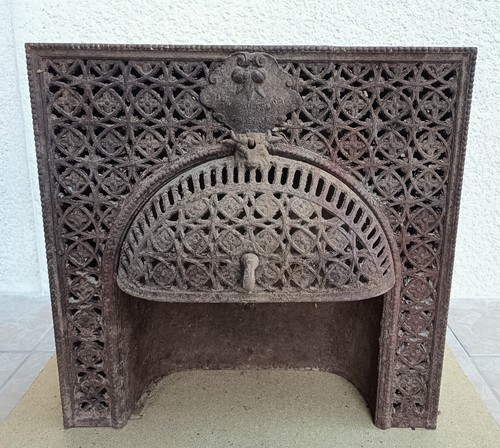 Ancien poêle style gothique - ancien,