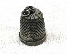 Dé À Coudre de Collection Sculpté Chouette / Hibou En Étain Signé Michel Laude