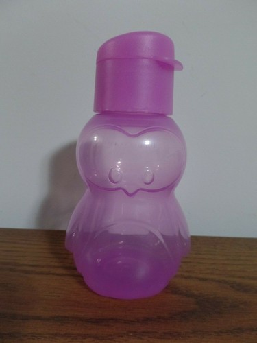 Tupperware pengui the penguin - tupperware,