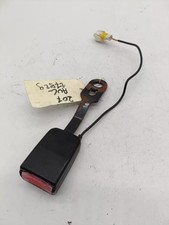 Attache ceinture avant gauche