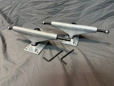 2 NOS Grind King G2 8" Trucks skate 90's Daewon Song Jay Adams Eric Dressen vtg