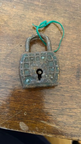 Cadenas ancien fer sans - fer,