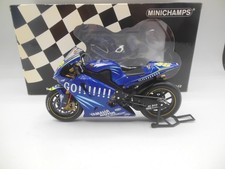 Minichamps 122 043046 Yamaha YZR-M1 Gauloises Yamaha Team Valentino Rossi 2004