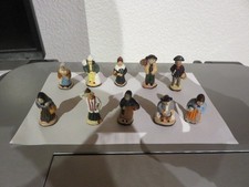 Lot de 10 petits santons en