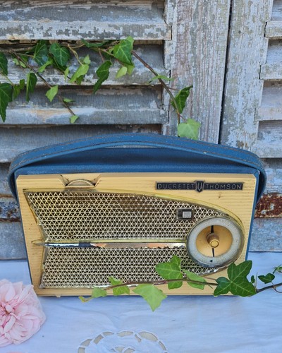 Ancien poste radio portable - poste,