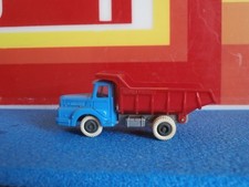 CAMION BENNE CARRIERE ROUGE ET