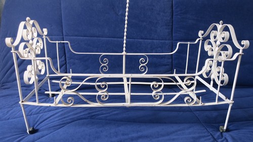 Ancien lit poupee - de, a