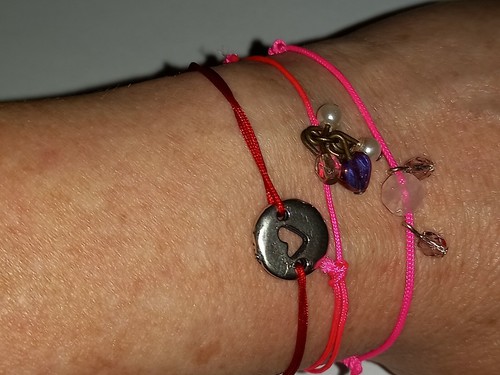 Bracelets ficelles rose fluo/