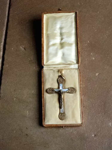 Crucifix bronze ancien - ancien, dans