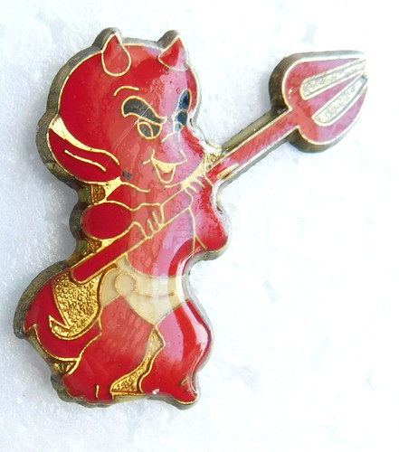 Pin diable rouge trident - pin's,