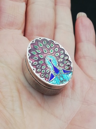 Boîte pilule argent - à, et