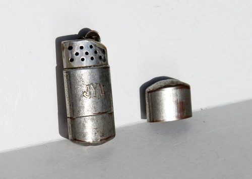 Rare ancien briquet - rare,