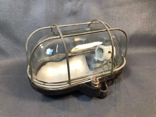 Ancienne lampe industrielle