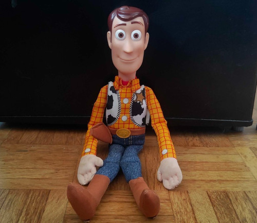 Toy story woody doll - woody, screen