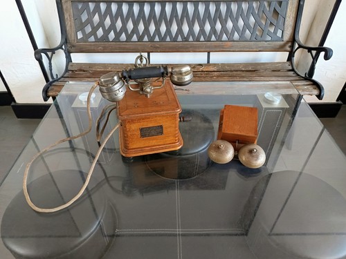 Ancien téléphone 1910 - ancien, en