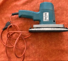 Ponceuse vibrante Black &