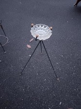 Cendrier sur pied, de forme