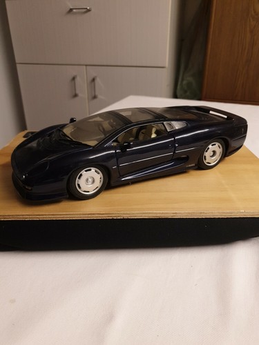 Jaguar xj220 maisto - jaguar, 1/18