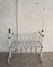 Lit berceau vintage en métal