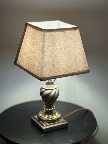 Lampe table câblée - table,