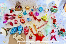 Lot d'Anciennes décorations Noël , boules, crèche, biche, lutins, cimier vintage